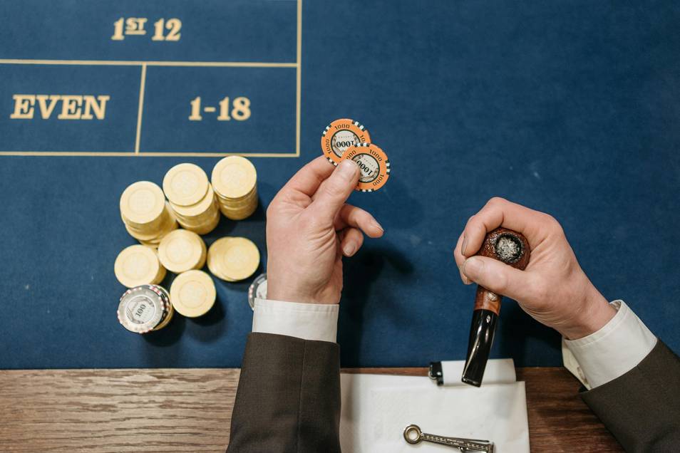 How Live Dealers Transformed Online Casinos